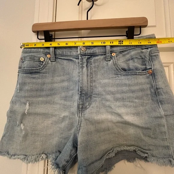 GAP High Rise 4in Denim Shorts - Picture 3 of 6